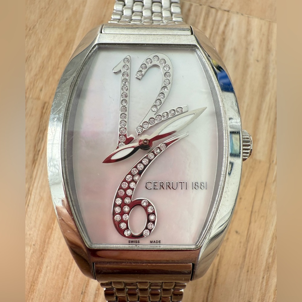 Cerruti 1881 ladies 67232 barrel shaped stainless steel swiss watch NEW BATTERY